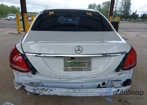 2015 Mercedes-Benz C 300 4Matic/Luxury 4Matic/Sport 4Matic from USA, damaged, VIN 55SWF4KB6FU023015